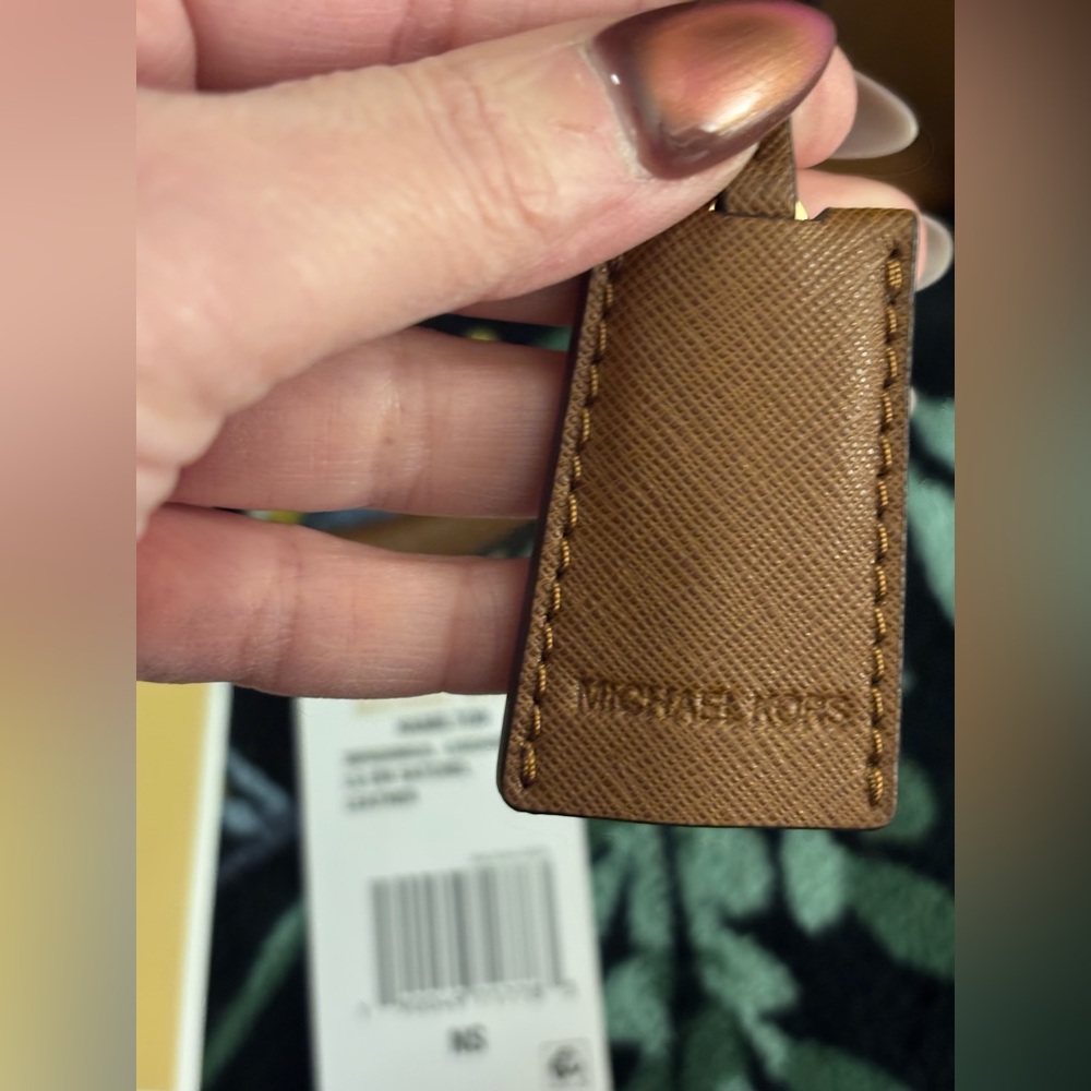 Michael Kors Tan Large Leather Purse - Picture 6 of 12